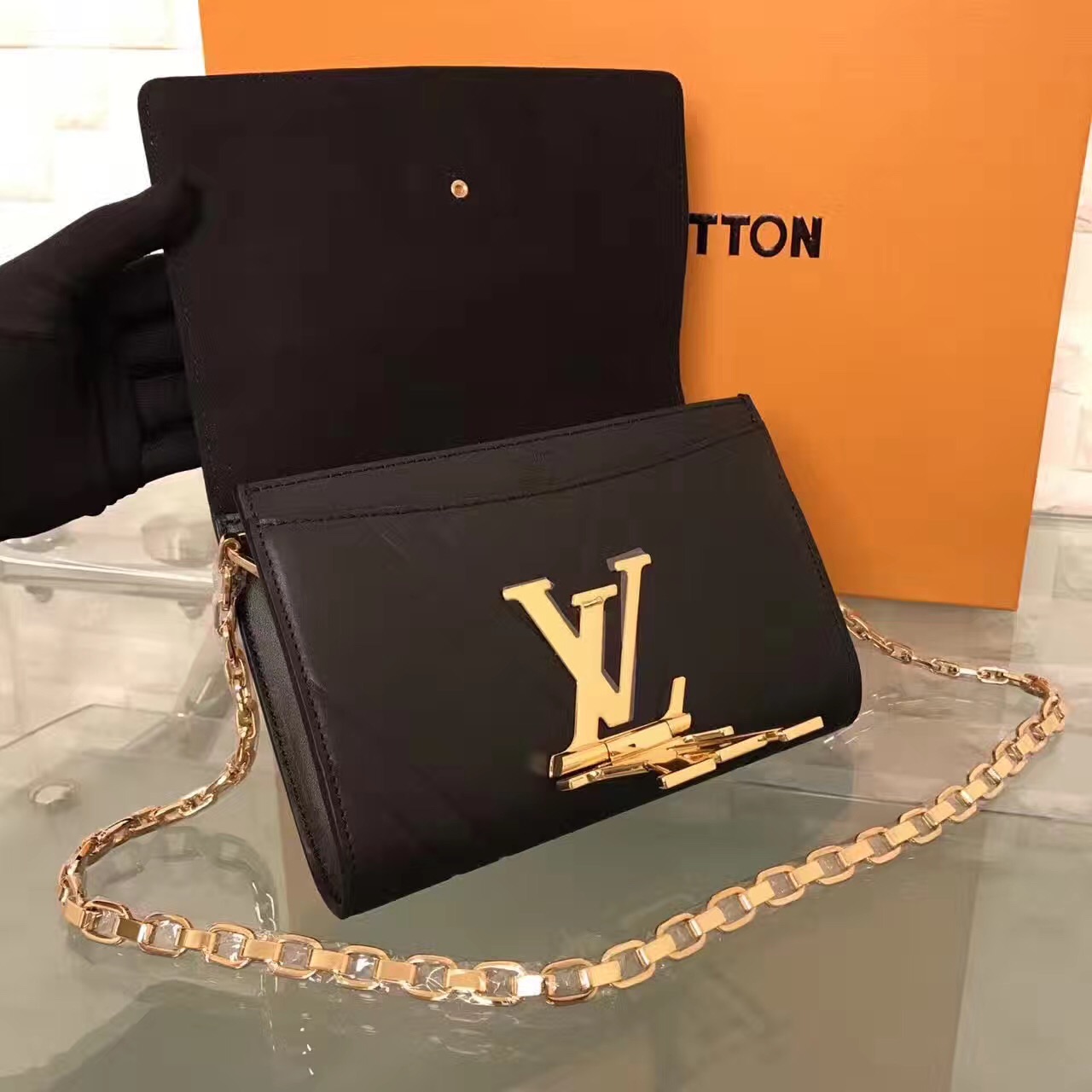 LV Louis Vuitton black twist shoulder handbags [LV352] - $367.00 : Luxury Shop