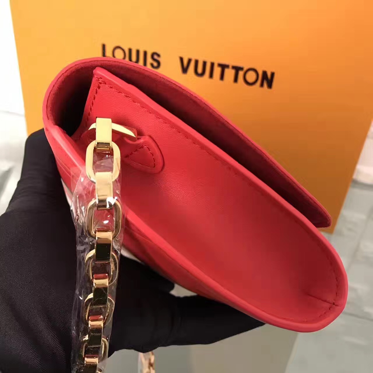 LV Louis Vuitton red twist shoulder handbags [LV353] - $367.00 : Luxury Shop