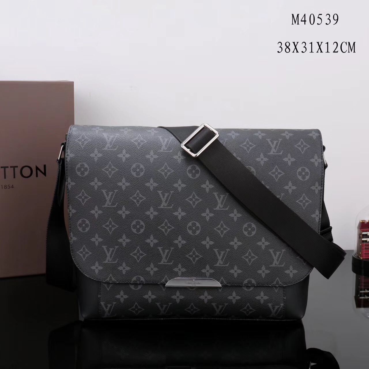Men LV Louis Vuitton M40539 Monogram Messenger bags Handbags Gray