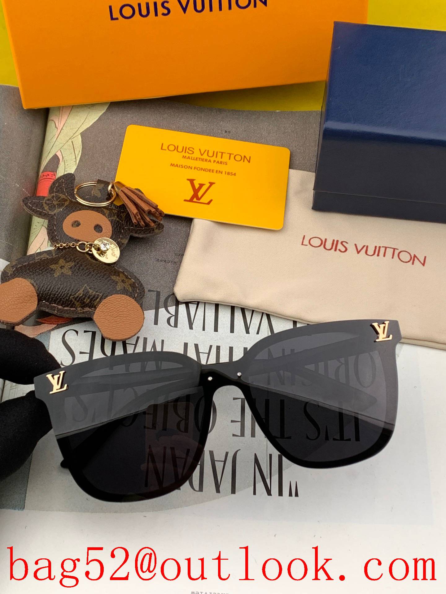 LV Louis Vuitton trendy square sunglasses